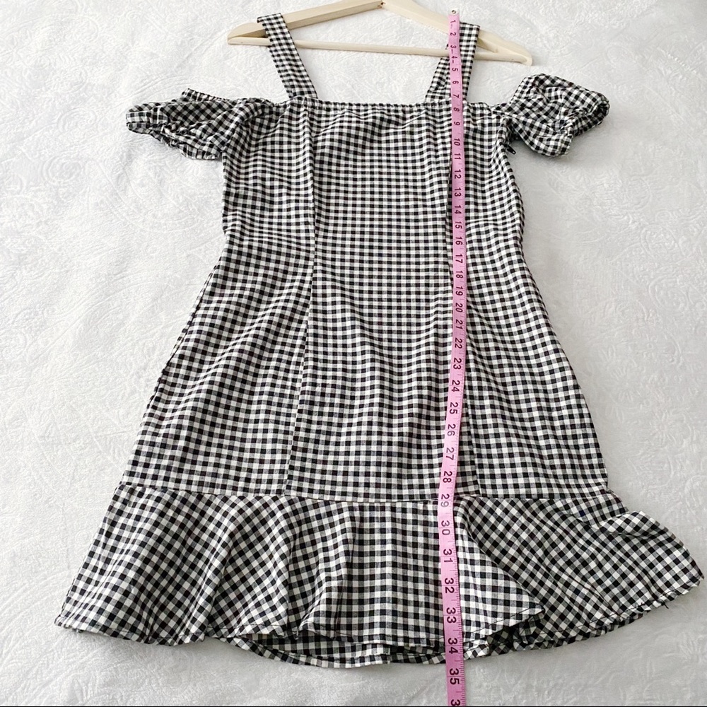 H&M Black + White Gingham Cold Shoulder Dress - Picture 7 of 15